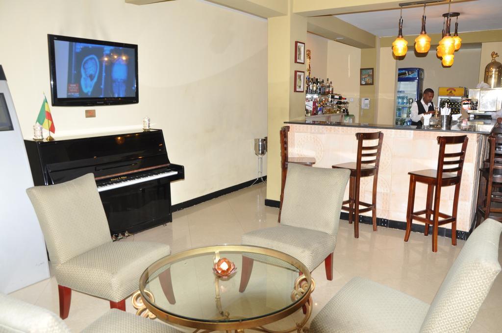 Addis Regency Hotel Exteriör bild